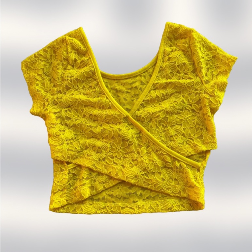 Body Central: Crop Top